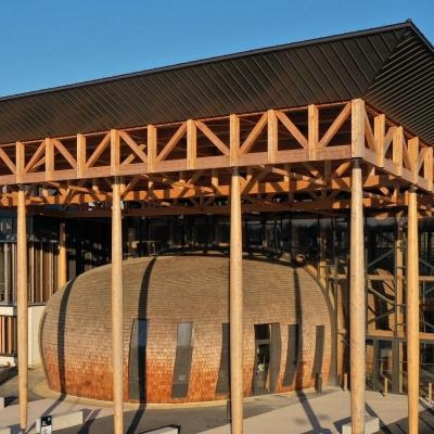 CDR est intervenu pour l’économie de la construction et des aménagements des extérieurs de ce lycée d'une capacité d'accueil de 1 200 élèves extensible à 1 500 élèves